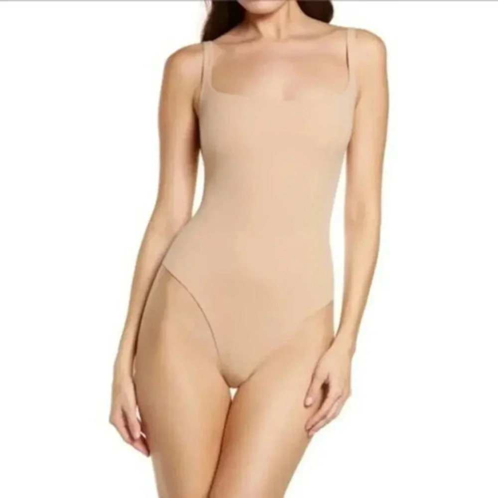 SKIMS Fits Everybody Square Neck Sleeveless Bodysuit B1086